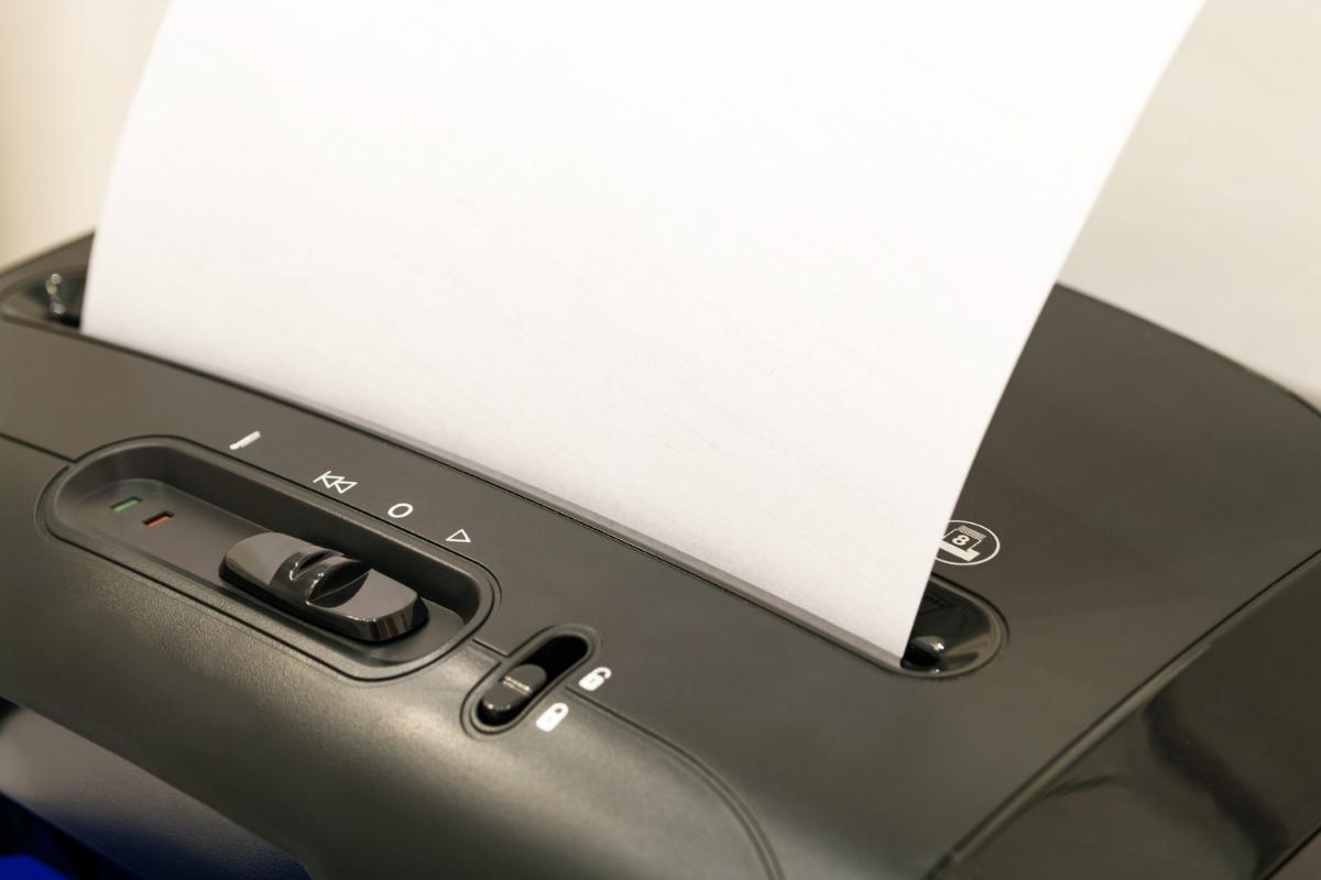 5 Reasons Why You Need a Paper Shredder