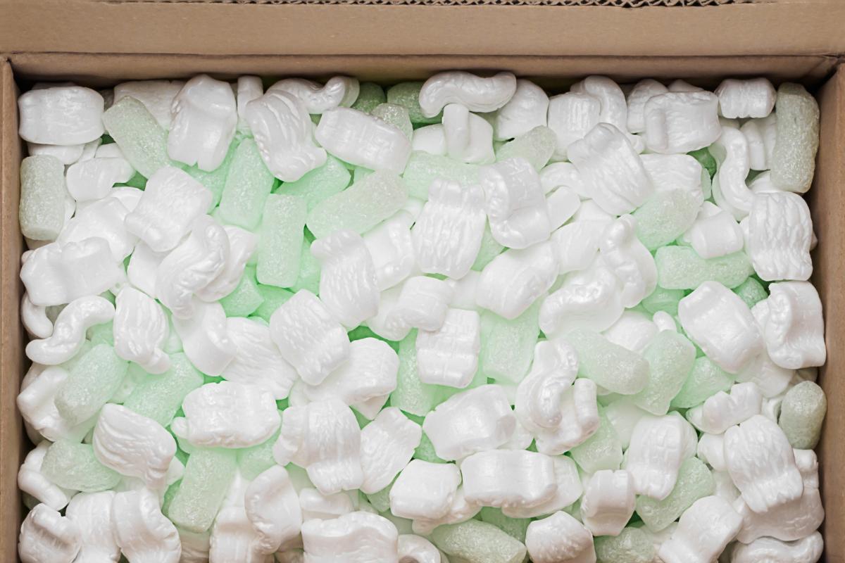 https://www.allcountyrecycling.com/blog/admin/uploads/2022/green-foam-rubber-white-styrofoam-chips-filler-cardboard-box-packing_recycle.jpg